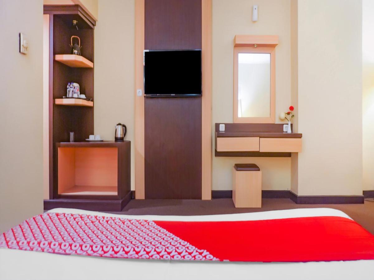 Oyo 3967 Hotel Pantai Wisata Makassar Dış mekan fotoğraf